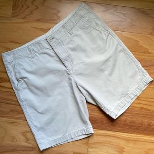 Old Navy Lived-In Straight Khaki Shorts - Mens